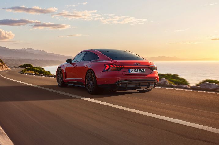 Audi%20e-tron%20GT%20quattro%3A%20%u0412%u0445%u0456%u0434%20%u0443%20%u043F%u0440%u0435%u043C%u0456%u0443%u043C-%u043A%u043B%u0430%u0441%20%u0435%u043B%u0435%u043A%u0442%u0440%u043E%u043C%u043E%u0431%u0456%u043B%u0456%u0432